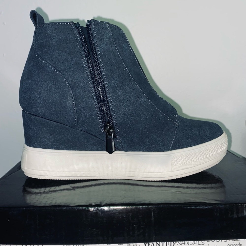 “Wanted” navy blue wedge sneakers size 6